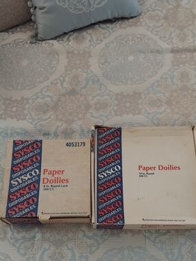 Sysco Paper Doilies - 8" & 10" Round Lace - White